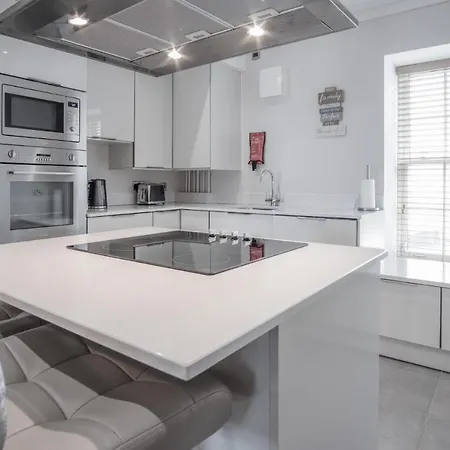 Upper Deck - 2 Bedroom Apartment - Сондерсфут Экстерьер фото