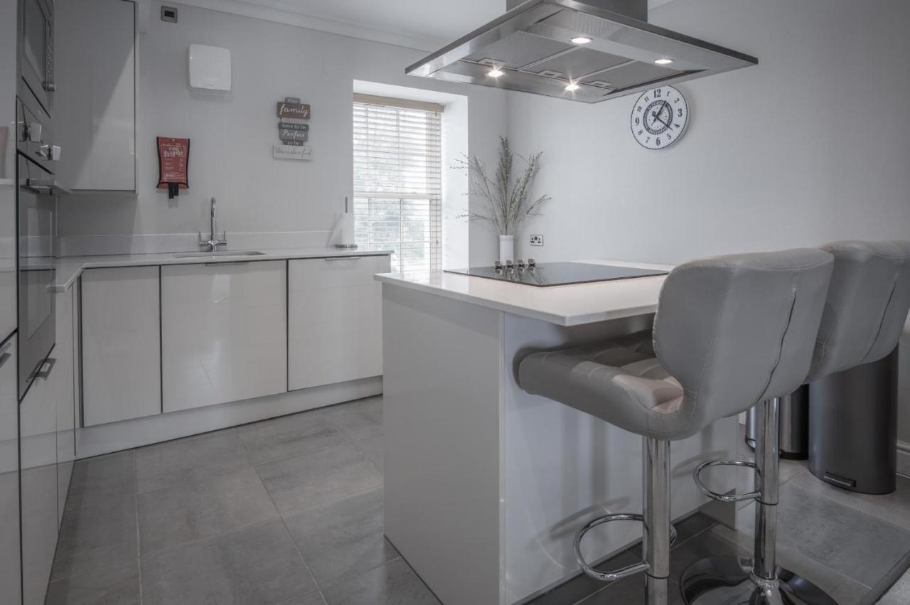 Upper Deck - 2 Bedroom - *