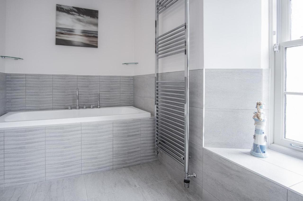 Upper Deck - 2 Bedroom - * Saundersfoot
